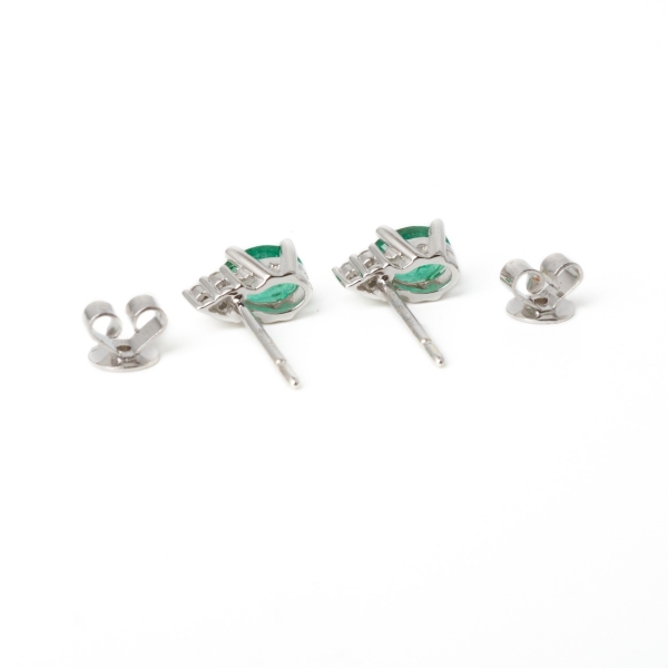 18ct White Gold Emerald & Diamond Earrings - Image 3