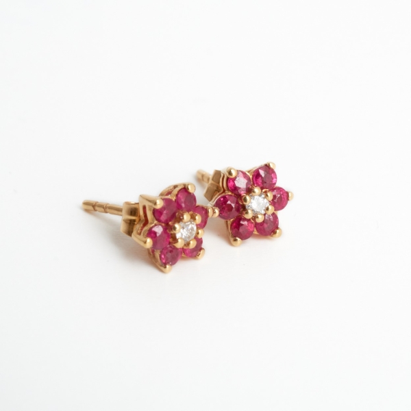 18ct Yellow Gold Ruby & Diamond Cluster Earrings - Image 2