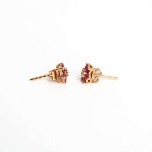 18ct Yellow Gold Ruby & Diamond Cluster Earrings - Image 3