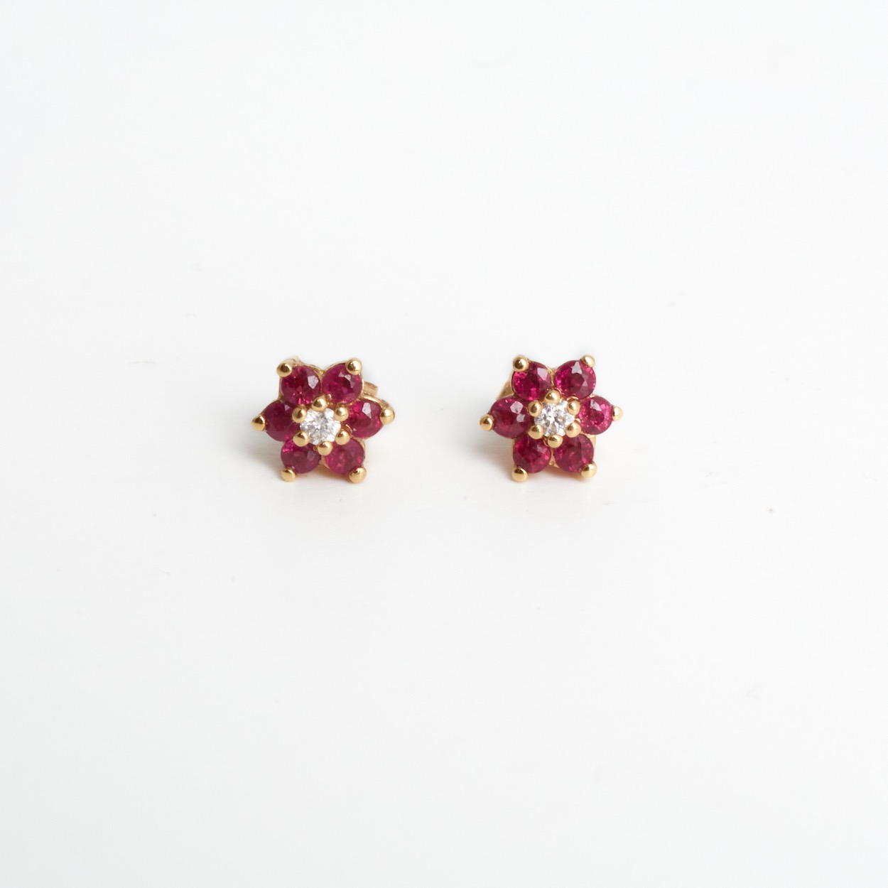 18ct Yellow Gold Ruby & Diamond Cluster Earrings - FJ Zelley