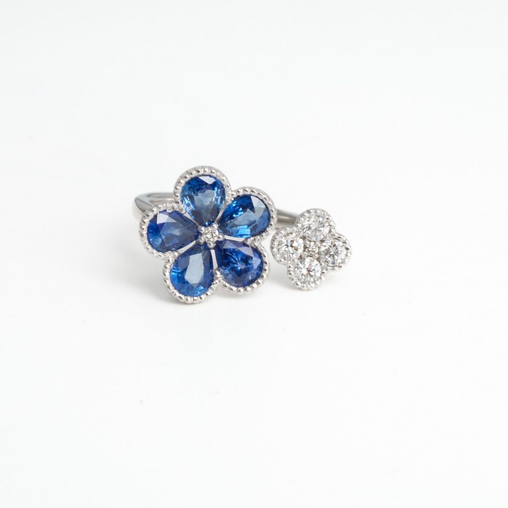 18ct White gold Open Sapphire & Diamond Flower Ring