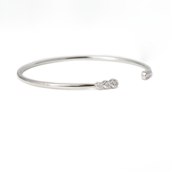 18ct White Gold Diamond Torque Bangle - Image 3