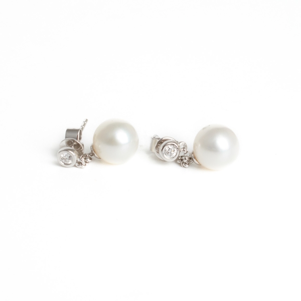 18ct White gold Pearl & Diamond Earrings