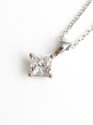 18ct White Gold Princess Cut Diamond Pendant