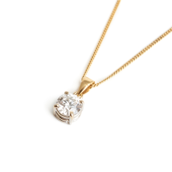 18ct Yellow Gold Single Stone Diamond Pendant