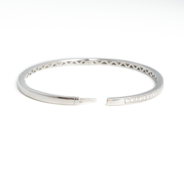 18ct White Gold Diamond Bangle - Image 2