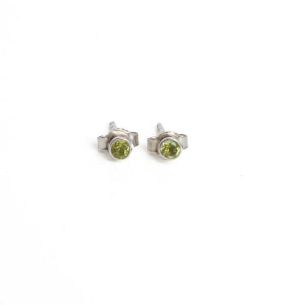 9ct White Gold Peridot Stud Earrings