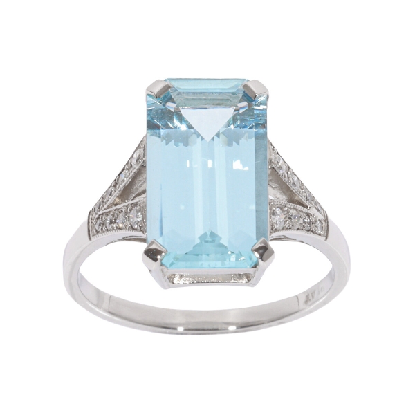 Pre Owned Platinum Aquamarine & Diamond Ring