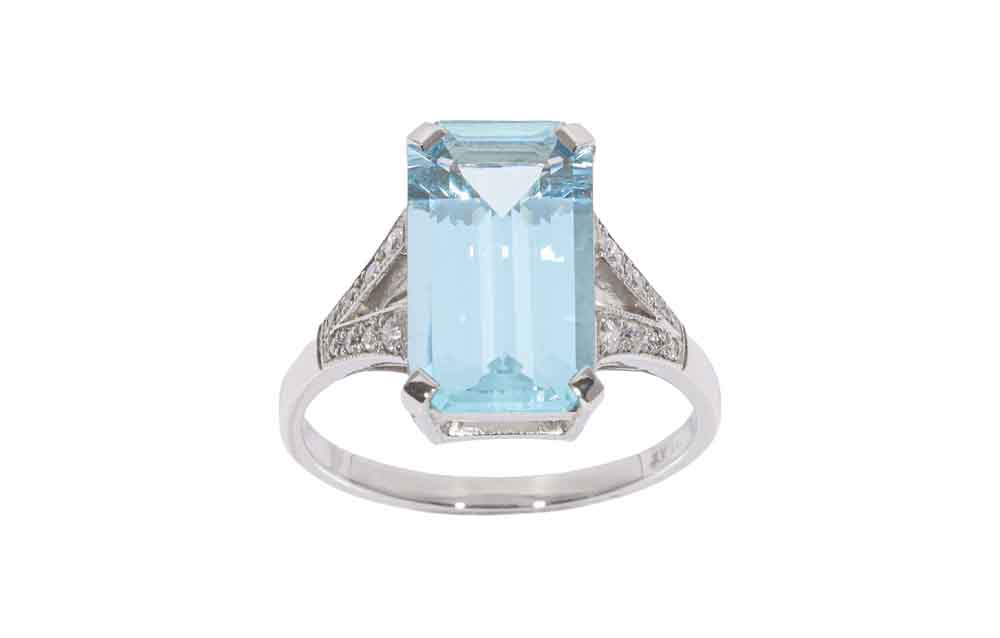 Pre Owned Platinum Aquamarine & Diamond Ring