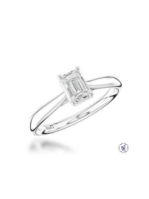 Classic Emerald 0.71ct E VS2 Diamond ring